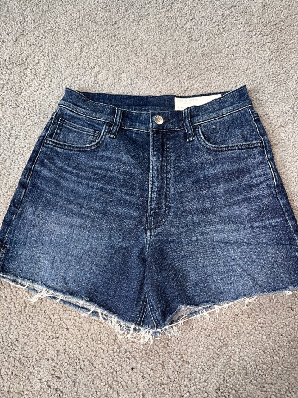 RAG & BONE RETRO CUT OFF SHORT JORTS IN ELLA WASH RAW HEM SIDE SLITS - EUC - 25